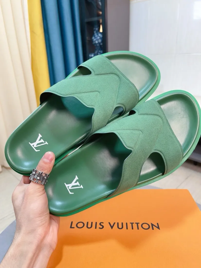 Men's shoes 💰300🌹🌹【LV】Multi-color new men's slippers, original top quality version, original special frosted cowhide➕sheepskin inner and side, non-slip combination sole, more stable walking, more comfortable and lightweight, high-end and generous, size: 38~44